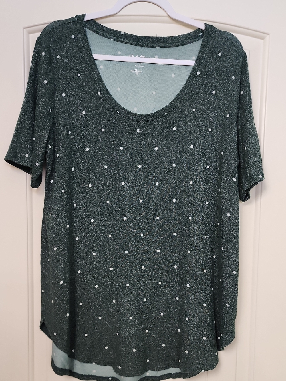 Relaxed Scoop Neck Polka Dot Tee - Dark Green